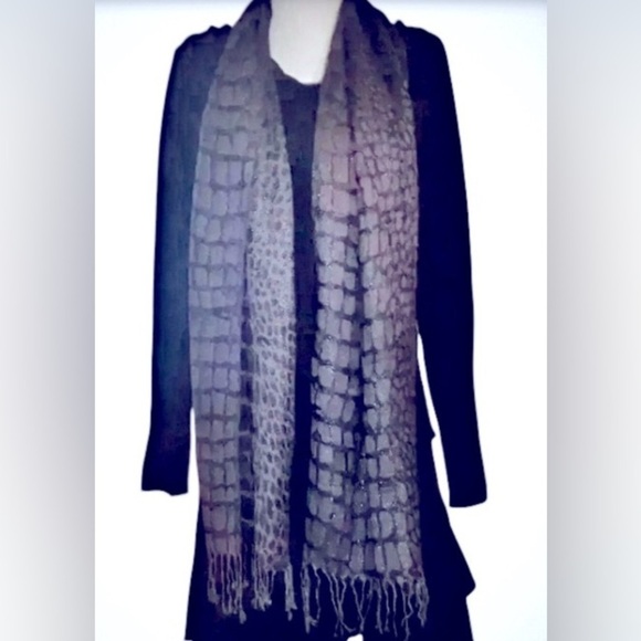 Fashion Scarf in a croc pattern in colors BLACK & GRAY - Picture 1 of 3